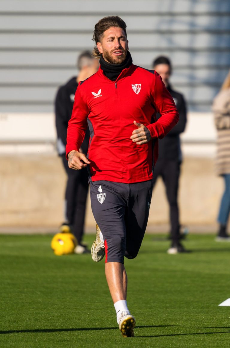 Futbolista entrenando